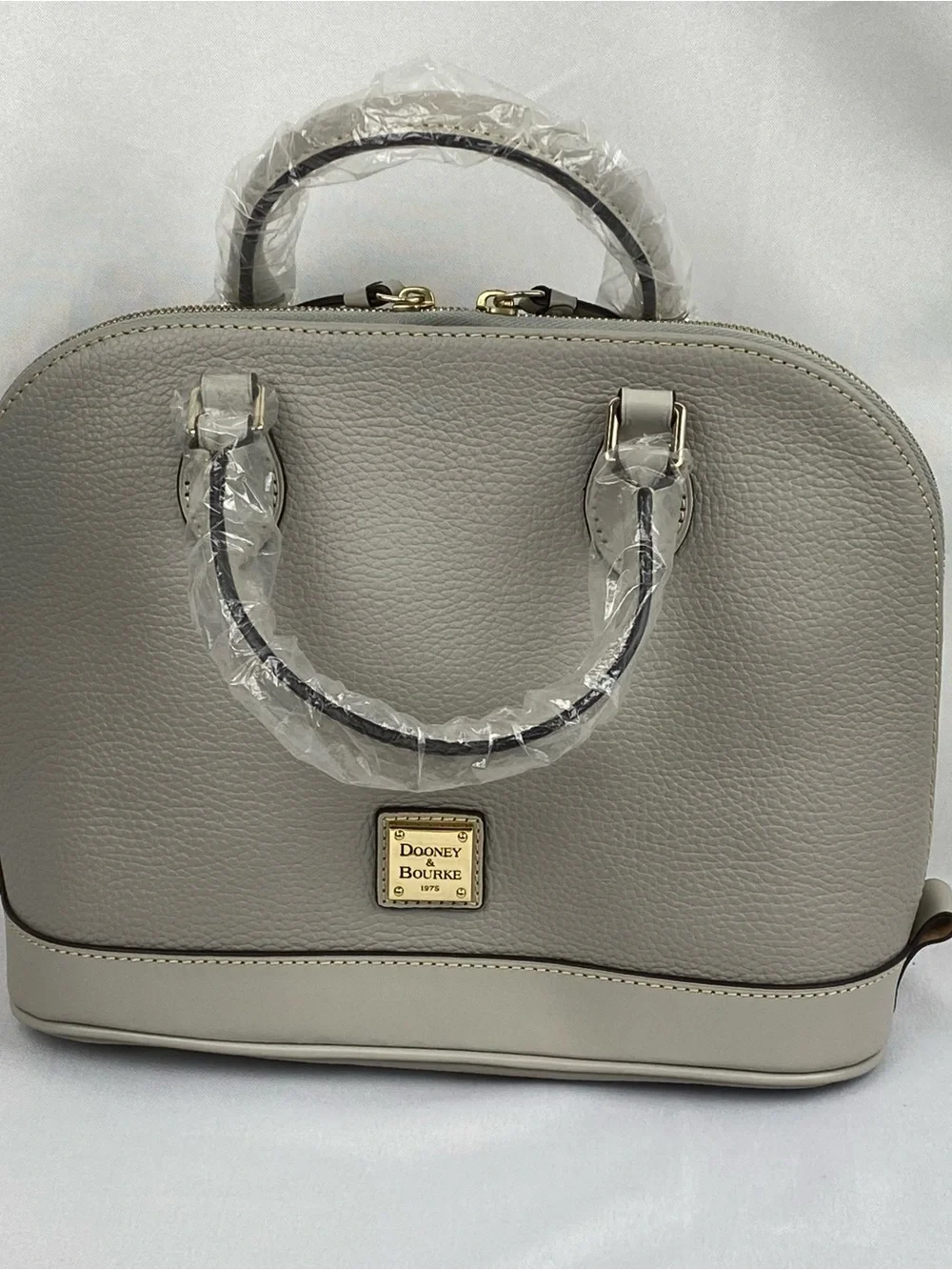 Dooney & Bourke Dove NWT Pebbled Grain Zip Zip Dome Satchel Light Grey Key Hook